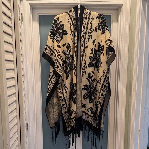 Free People Black and Cream Floral Shawl - Picture 1 of 3